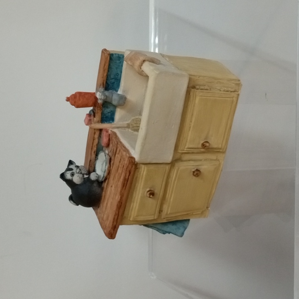 Cat figurines by Adorables Collection from Scotland
